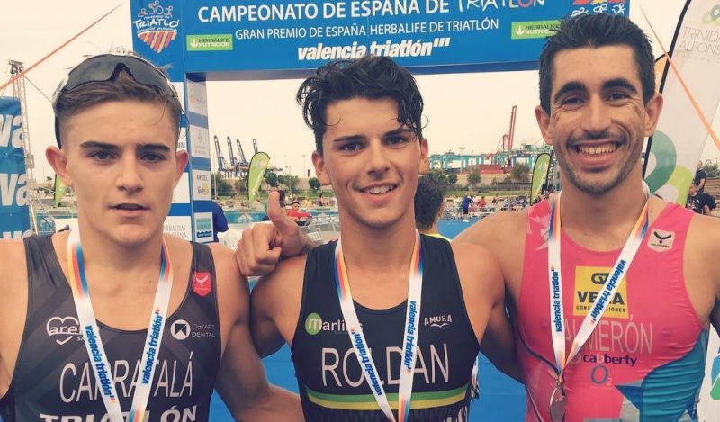 Laia Martín y Alberto Roldán se imponen en el Campeonato de España GGEE de Triatlón