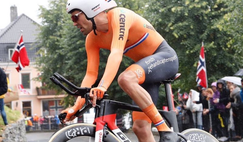 Exhibición de Dumoulin en el Mundial CRI... sin cambio de bici
