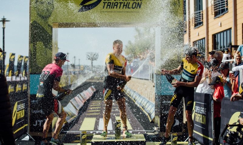 Blummenfelt golpea primero en el Triple Mix de la Super League Triathlon