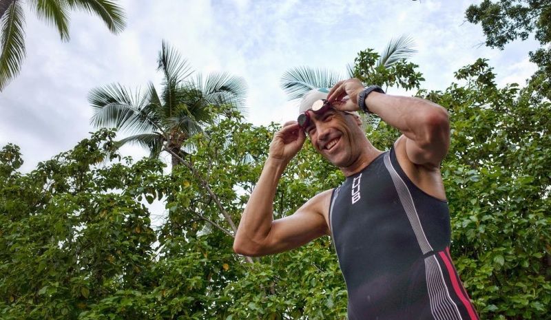 Eneko demuestra en la "Ho'ala swim" que llega a Kona con los deberes hechos