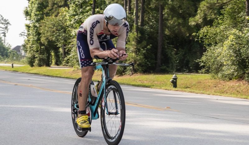 Starykowicz gana un Ironman 14 meses después de ser atropellado por un camión