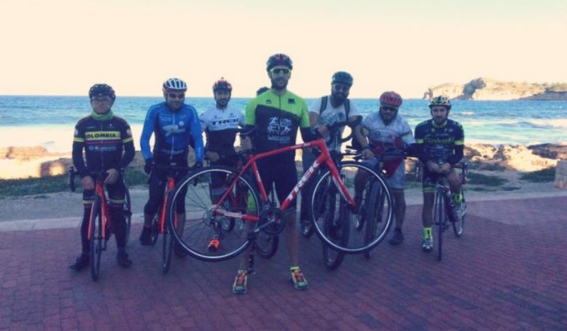 Andrés, triatleta superviviente del atropello mortal en Oliva, se sube de nuevo a la bici