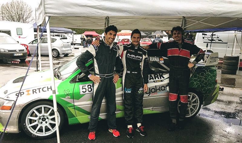 Iván Raña 'se relaja' haciendo rally con sus hermanos