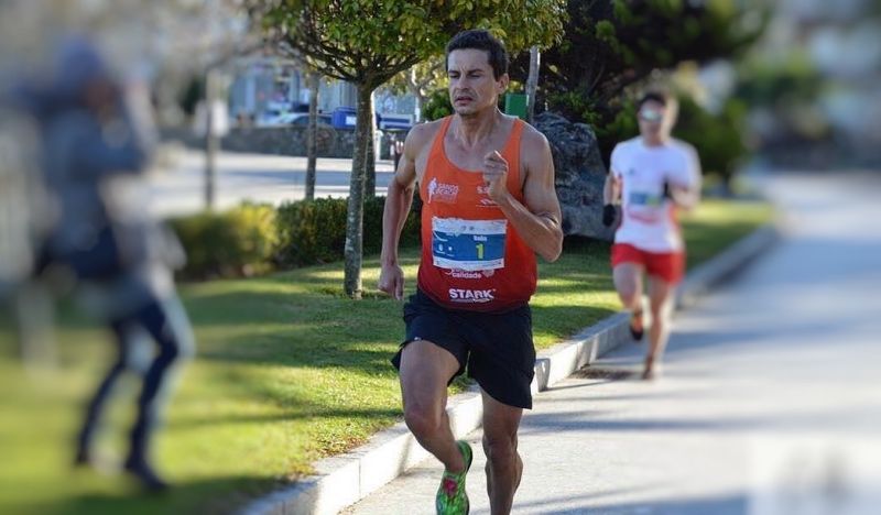 Iván Raña arranca 'el motor' con un 10.000 en 32 minutos