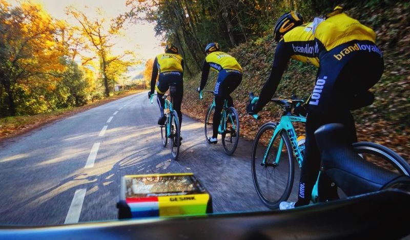 Así son los entrenamientos 'made in Spain' de los ciclistas profesionales