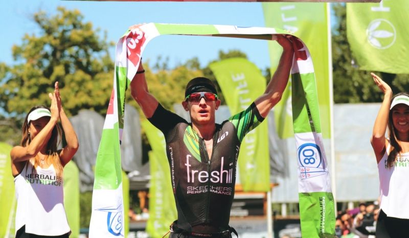Lionel Sanders: “Tuve que buscarlo en Google, pero el triatlón me salvó”