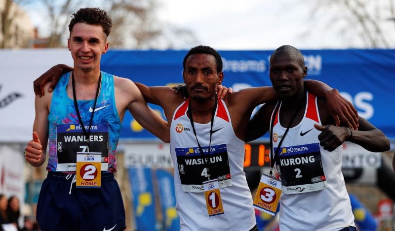 El suizo Wanders bate en Barcelona el récord europeo sub-23 de medio maratón