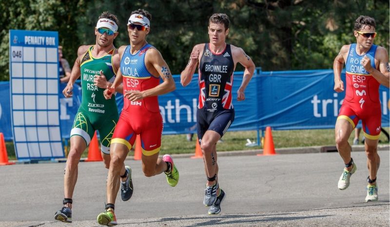 Mola, Murray, Jonny Brownlee y Noya, en plena carrera a pie de una prueba WTS.