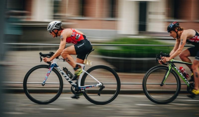 La triatleta de Bermudas, en pleno segmento de ciclismo de una prueba de las WTS.
