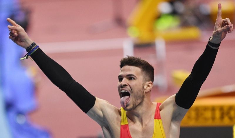 Descalifican a Husillos tras ganar el oro en los 400 metros