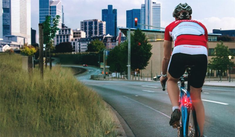 Vía libre para el uso de luces parpadeantes en la bici