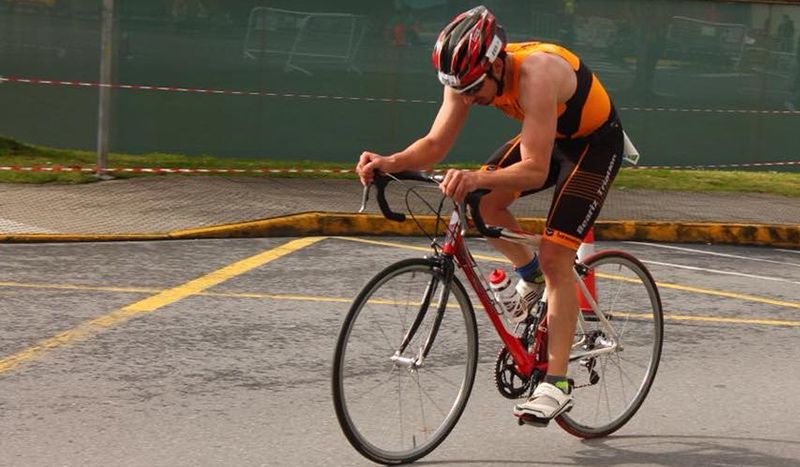 El triatleta que se equivocó de bici: "Poco menos que me quieren cortar la cabeza"