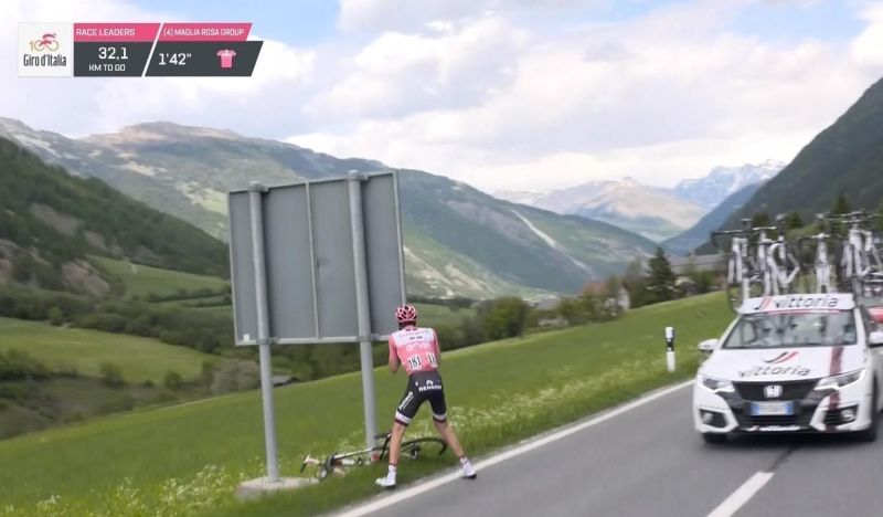 Tom Dumoulin ya sabe el origen del famoso 'apretón' del Giro