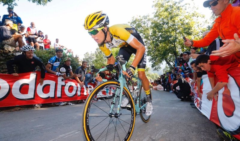 Bennett, atropellado en el Tour de los Alpes: "Tengo suerte de estar vivo"