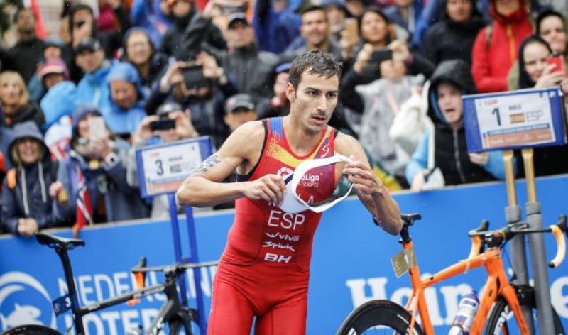 Mola: "Si quiero estar en el podio, tengo que bajarme a correr en el primer grupo"