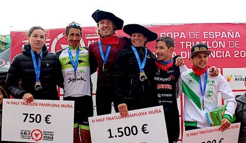 Sara Löher y Cristóbal Dios se imponen en el IV Triathlon Pamplona Iruña