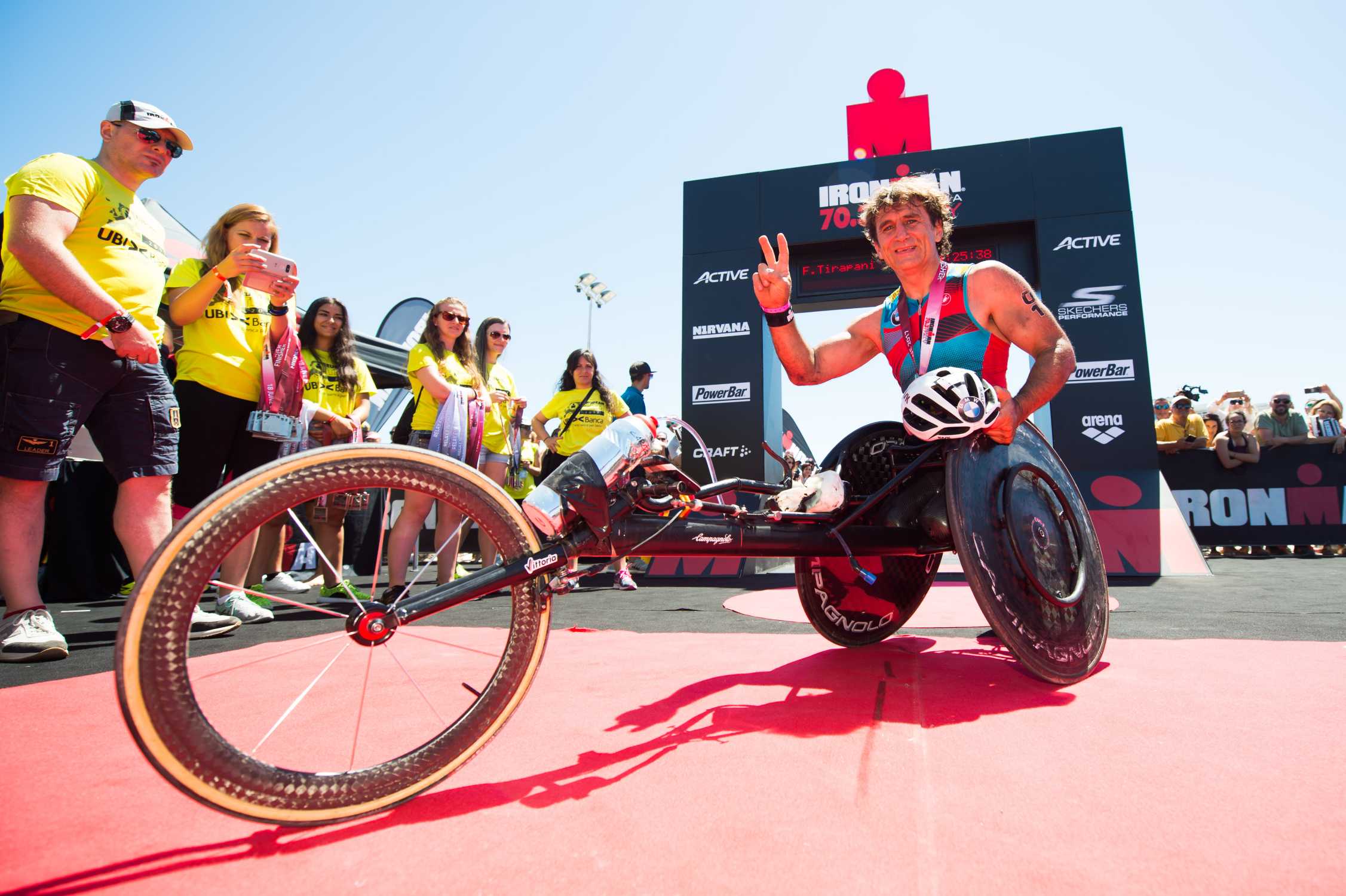 Zanardi tiene daños cerebrales graves y seguirá sedado al menos tres días.