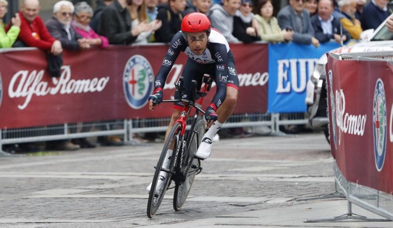 Drafting y tras-coche lamentable en la crono del Giro