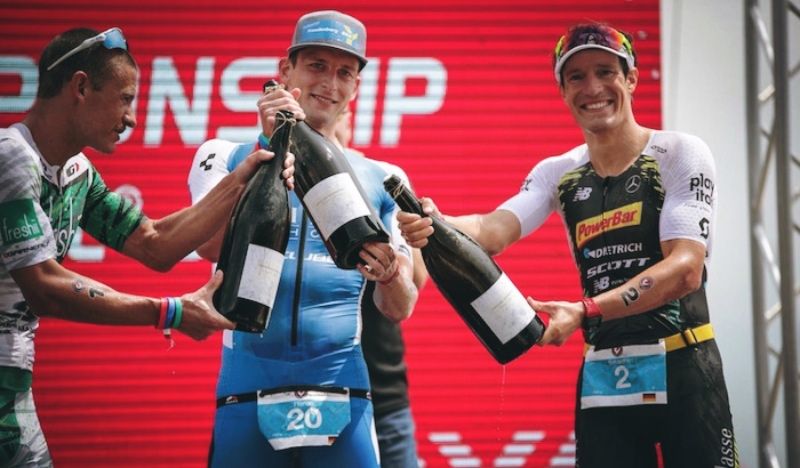 (VÍDEO) ¿Por qué Sanders y Kienle 'sufrieron' más en el podio que en carrera?