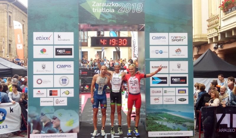 Gustavo Rodríguez y Judith Corachán ganan el Triatlón de Zarautz
