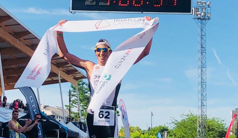 Gustavo Rodríguez y Judith Corachán ganan el Triatlón de La Rioja