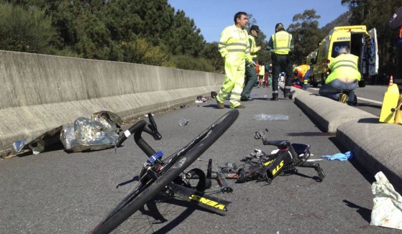 Muere un ciclista al ser arrollado por una furgoneta en Lozoya
