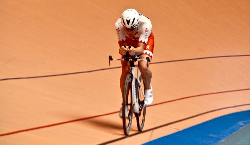 Javier Gómez Noya vuelve a la carga... en el velódromo
