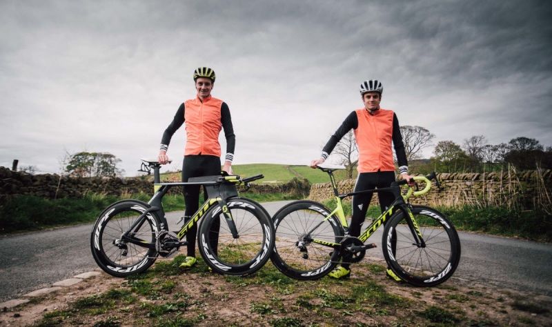(VÍDEO) El divertido spot de los Brownlee para reivindicar la seguridad del ciclista