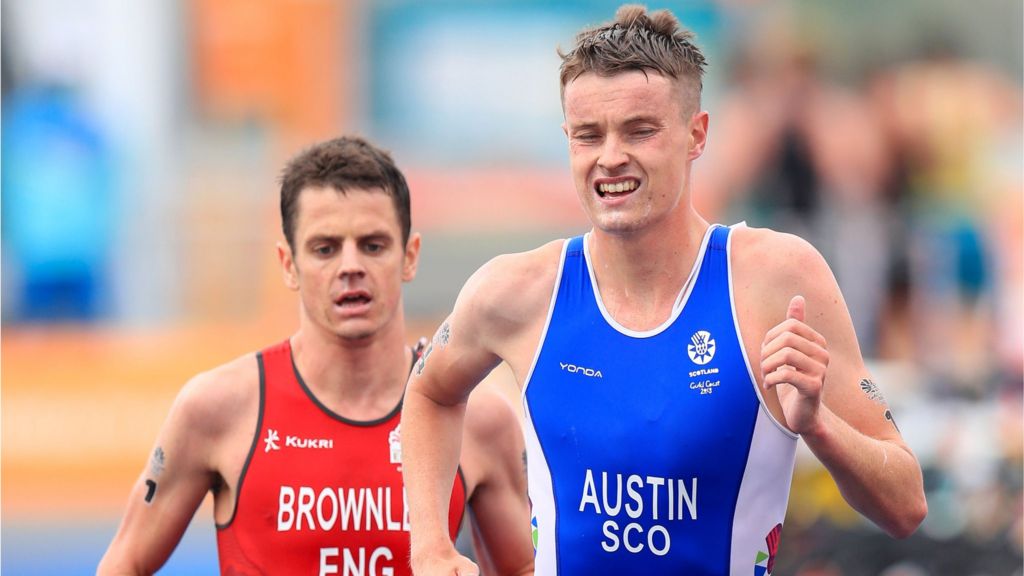 Marc Austin, estrella del triatlón británico, se retira a los 26 años por una enfermedad cardíaca.