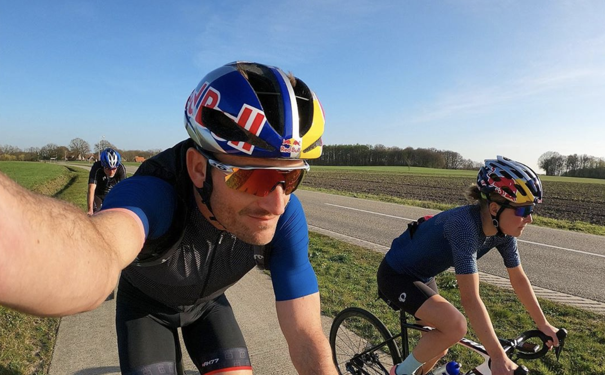 ¿Quieres que tu ciclista o triatleta favorito te desee feliz cumpleaños por 50 euros?