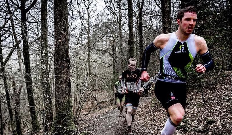 El ultra-triatleta Chris Stirling, de 37 años, falleció por una sobredosis.