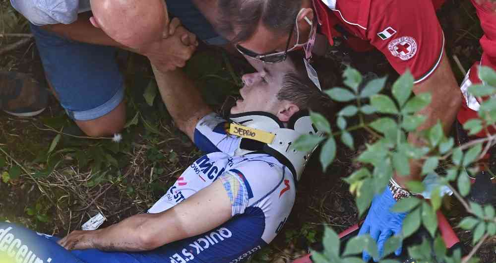Evenepoel sufre fractura de pelvis y dice adiós a la temporada.