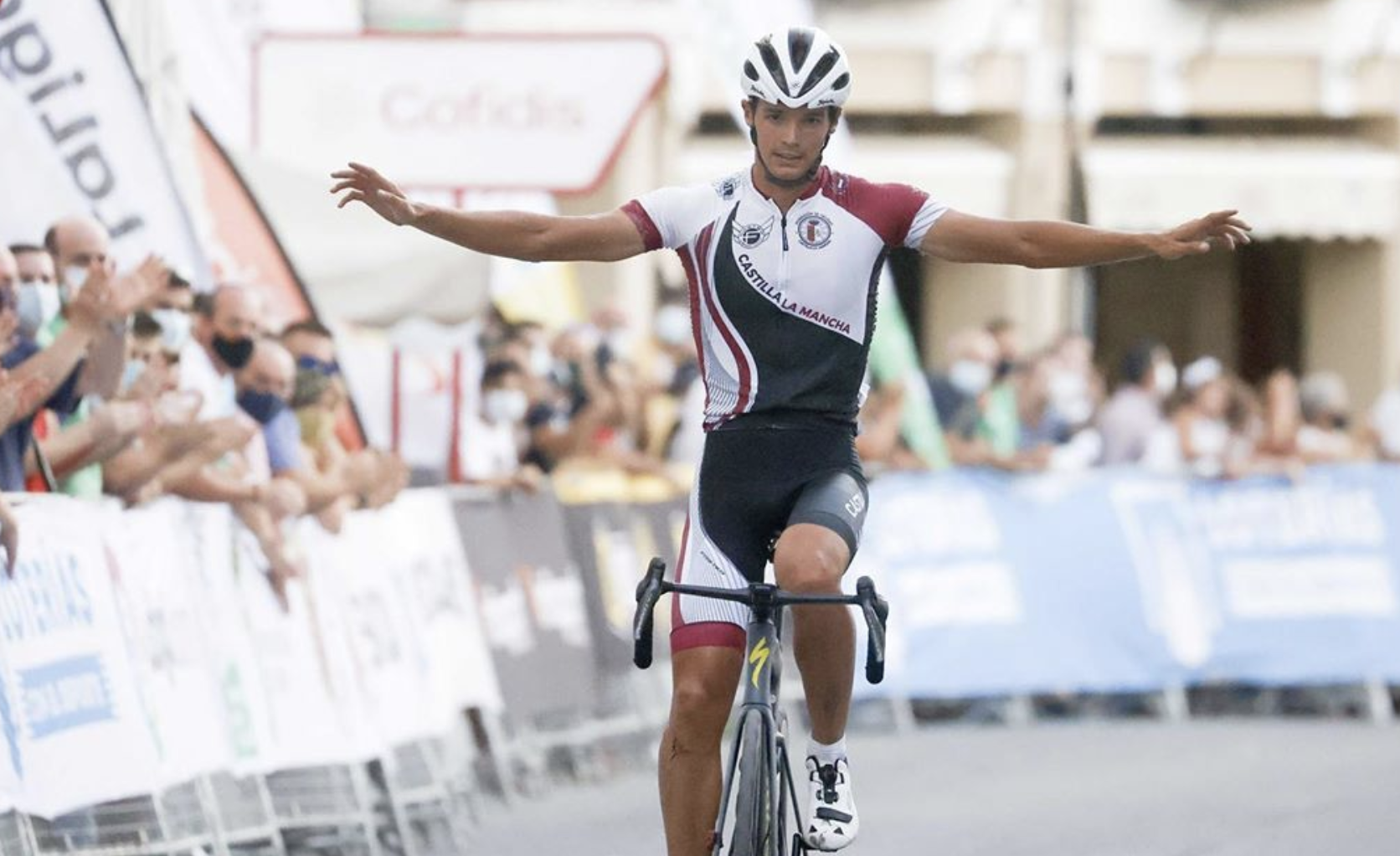 "A nivel económico el triatlón está muy mal porque yo tenía bastante nivel y no ganas nada".