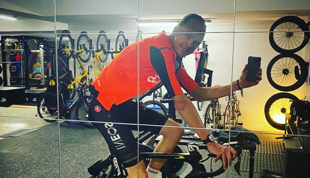 "Estoy subiendo el Col de la Cuarentena y mañana toca el Alpe d'Covid-19". "Estoy subiendo el Col de la Cuarentena y mañana toca el Alpe d'Covid-19".