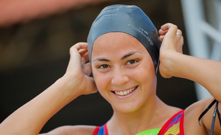 Entrenando la natación en seco con Sara Pérez: "No os volváis locos haciendo gomas".