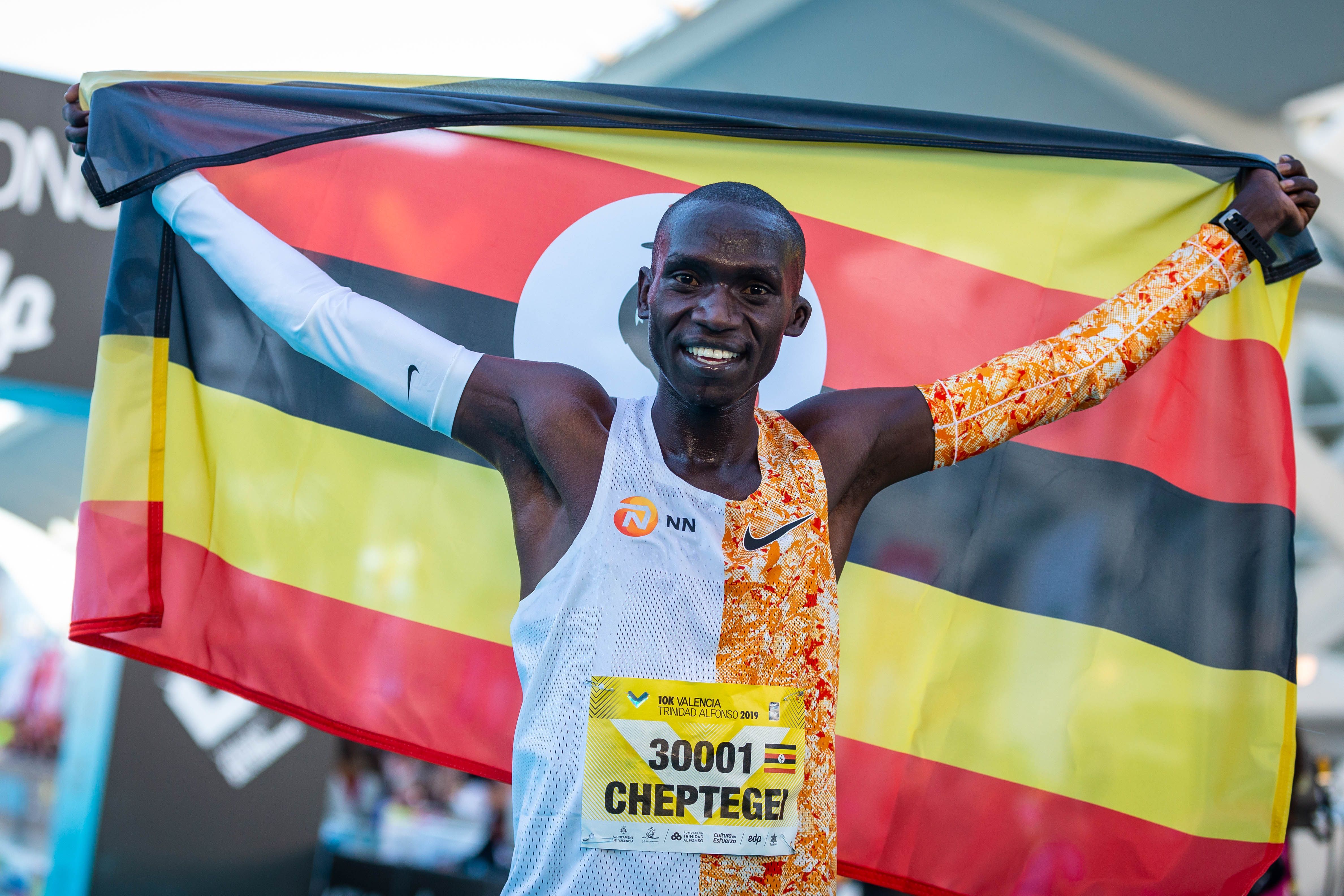 Joshua Cheptegei, a por el récord mundial de 10.000 en Valencia.
