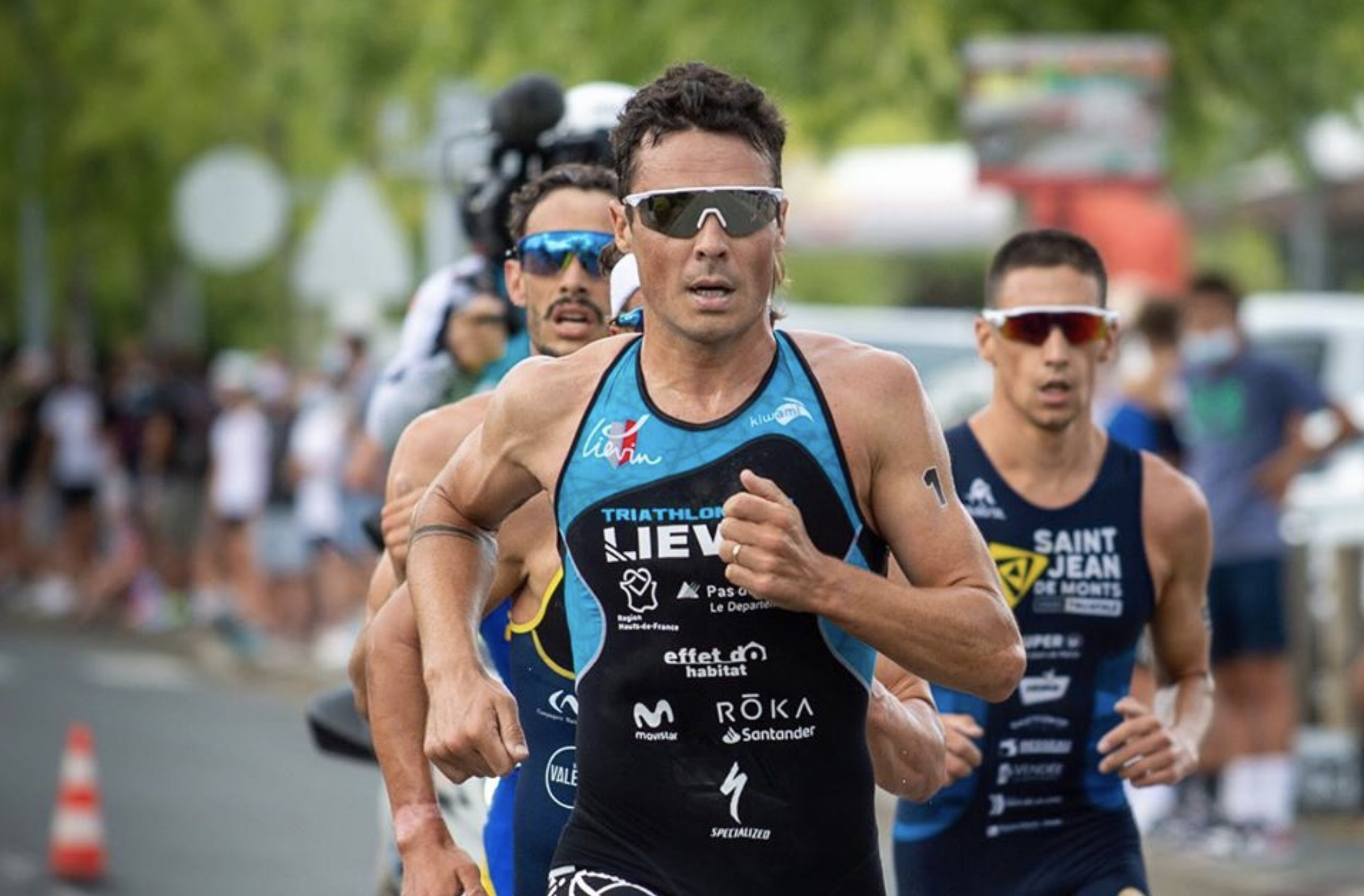 Javier Gómez Noya conquista la segunda etapa del Grand Prix de Francia.