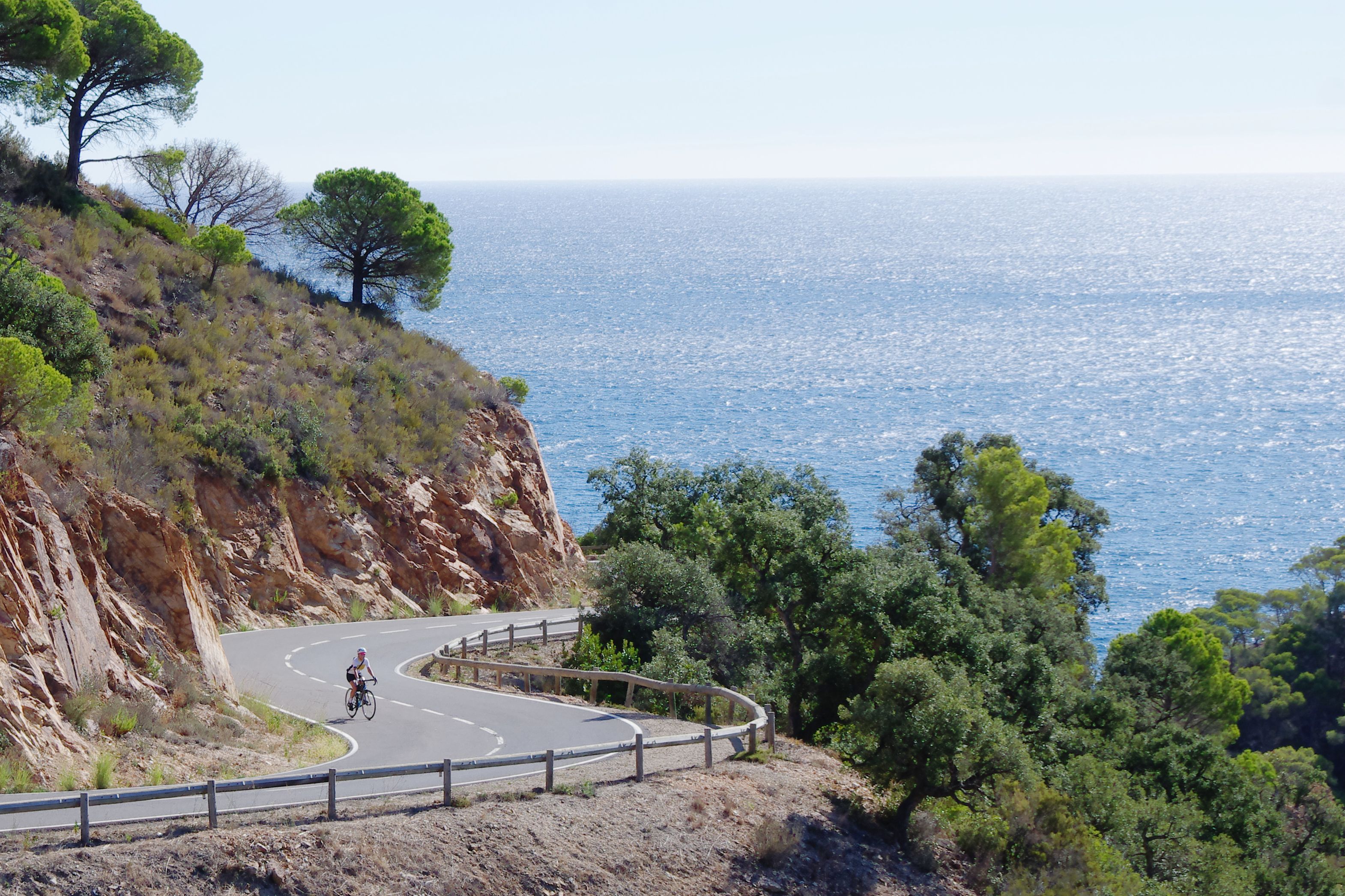 Carreteras tranquilas, exigentes y con paisajes que alternan mar y montaña.