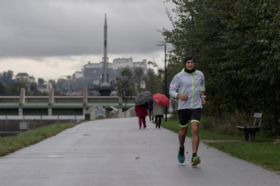 La carrera más larga del mundo: 5.000 km dando vueltas a un parque austríaco. La carrera más larga del mundo: 5.000 km dando vueltas a un parque austríaco.