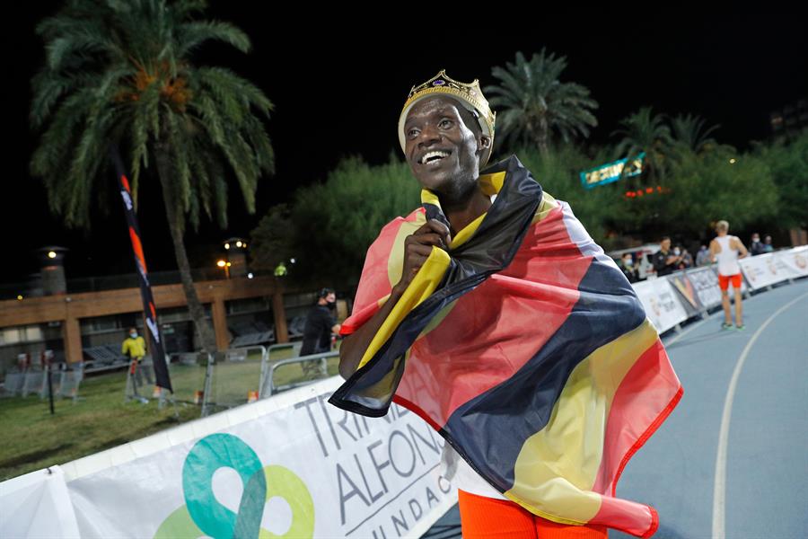 "He hecho historia en el atletismo en pista".