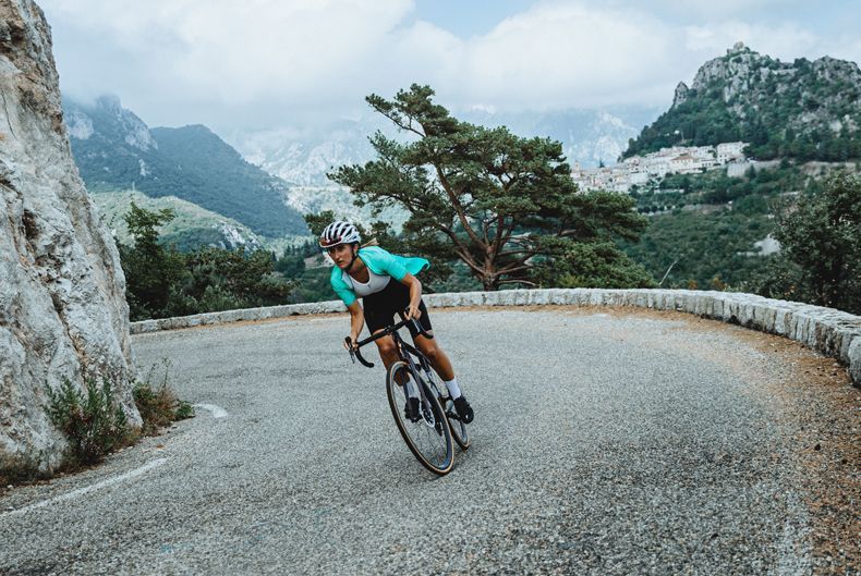 Specialized presenta Aethos, una bicicleta de alto rendimiento no específica para competir. Specialized presenta Aethos, una bicicleta de alto rendimiento no específica para competir.