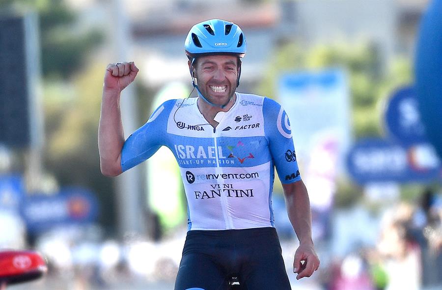 Alex Dowsett aplaza su intento de récord de la hora tras contraer la covid.