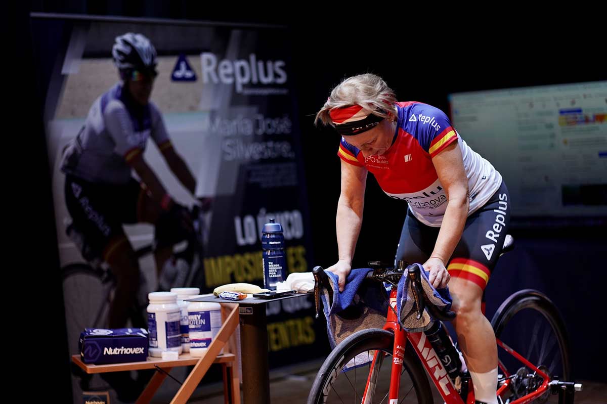 La española María José Silvestre, subcampeona del mundo de 24 horas en rodillo... ¡¡con 653 km!!