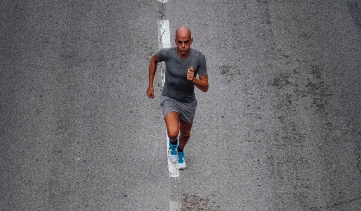 Reyes Estévez bate el récord de España de 3.000 metros M40 en pista cubierta.