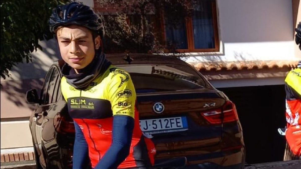 Muere a los 17 años atropellado por un camión Giuseppe Milone, promesa del ciclismo italiano.