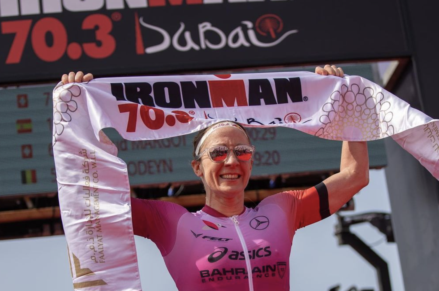 Daniel Bakkegard y Daniela Ryf ganan el IRONMAN 70.3 de Dubai.