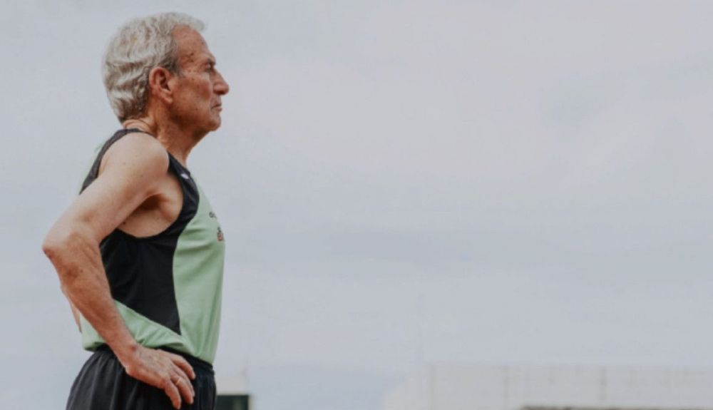 Manuel Alonso celebra su 85 cumpleaños con un récord del mundo.