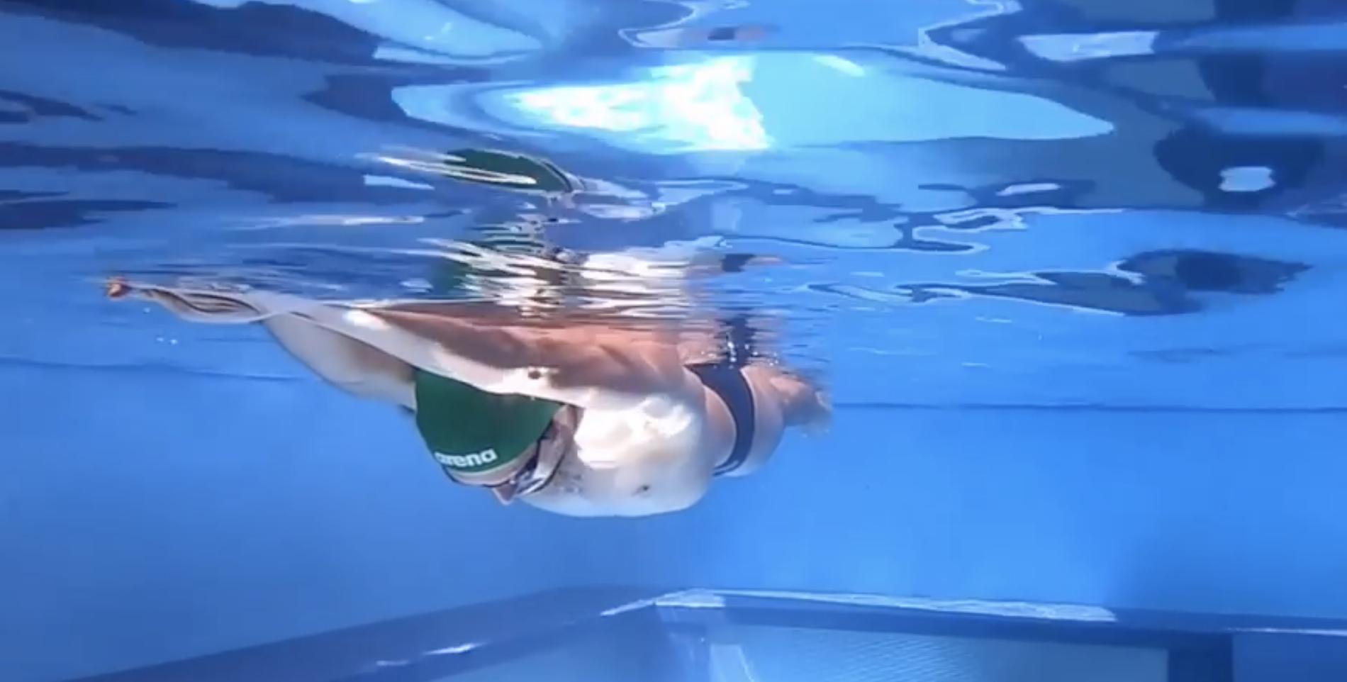 Por qué deberías empezar tus entrenos de natación... 'haciendo el muerto'.
