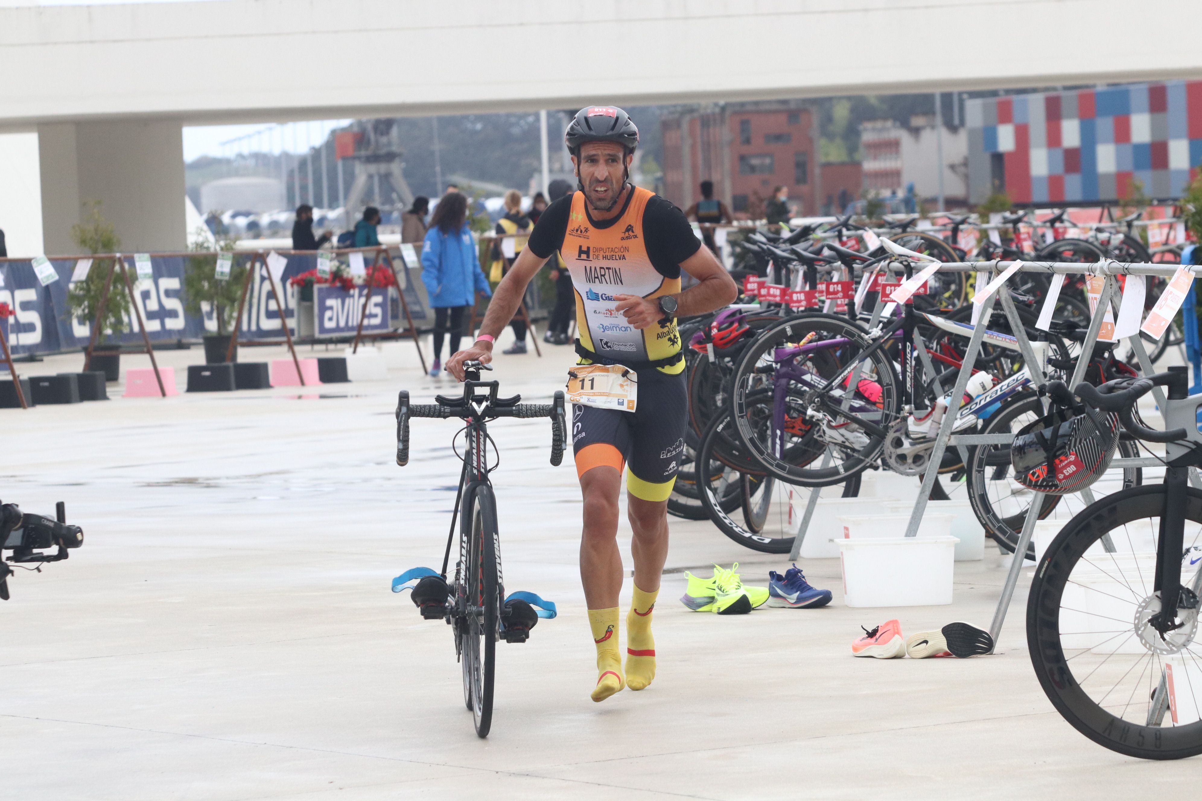 Sara Guerrero y Emilio Martín ganan el Campeonato de España de Duatlón de Avilés.