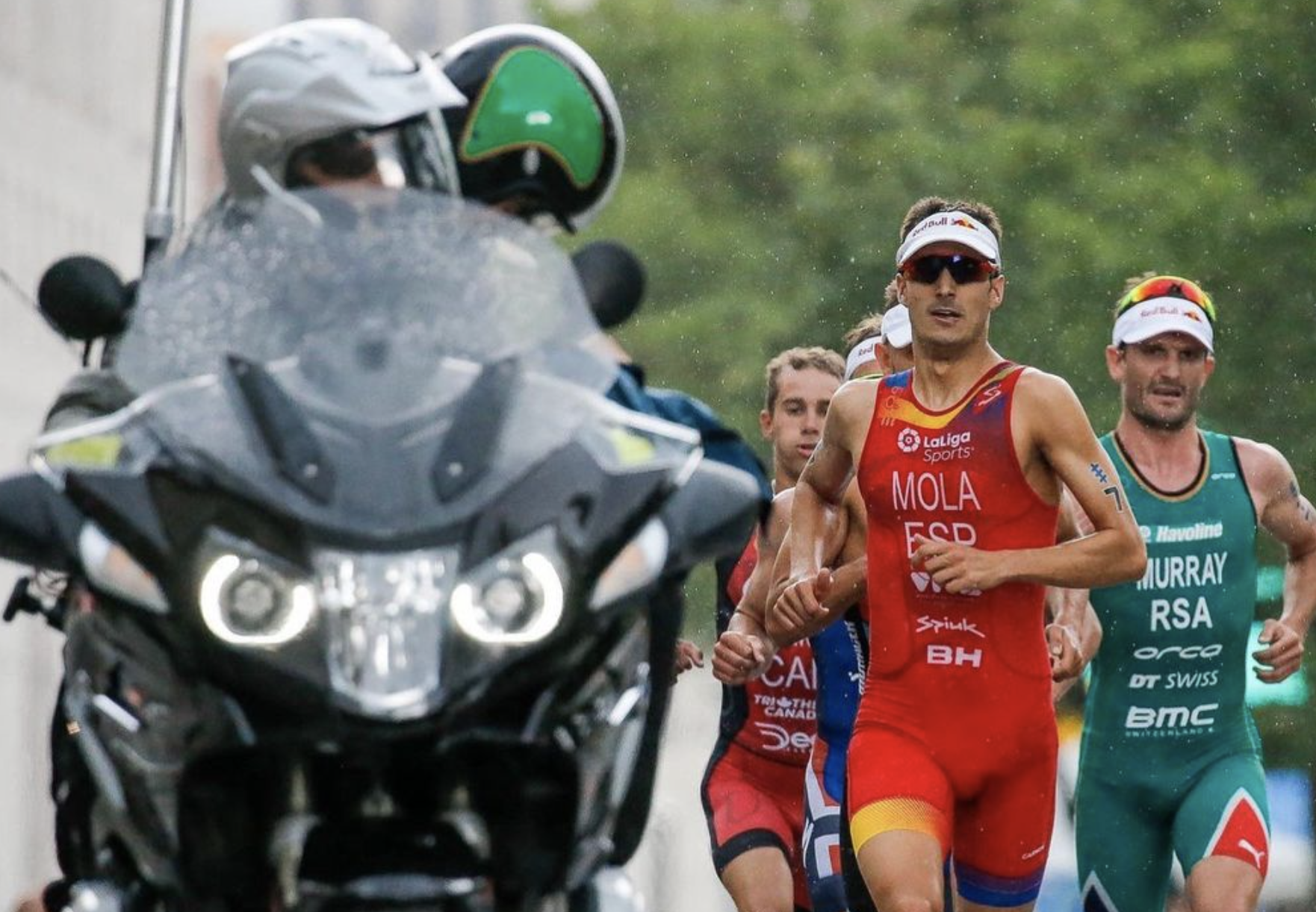 "Exhibiciones hay que hacer las justas; hay quien se machaca a entrenar y no llega a la carrera".